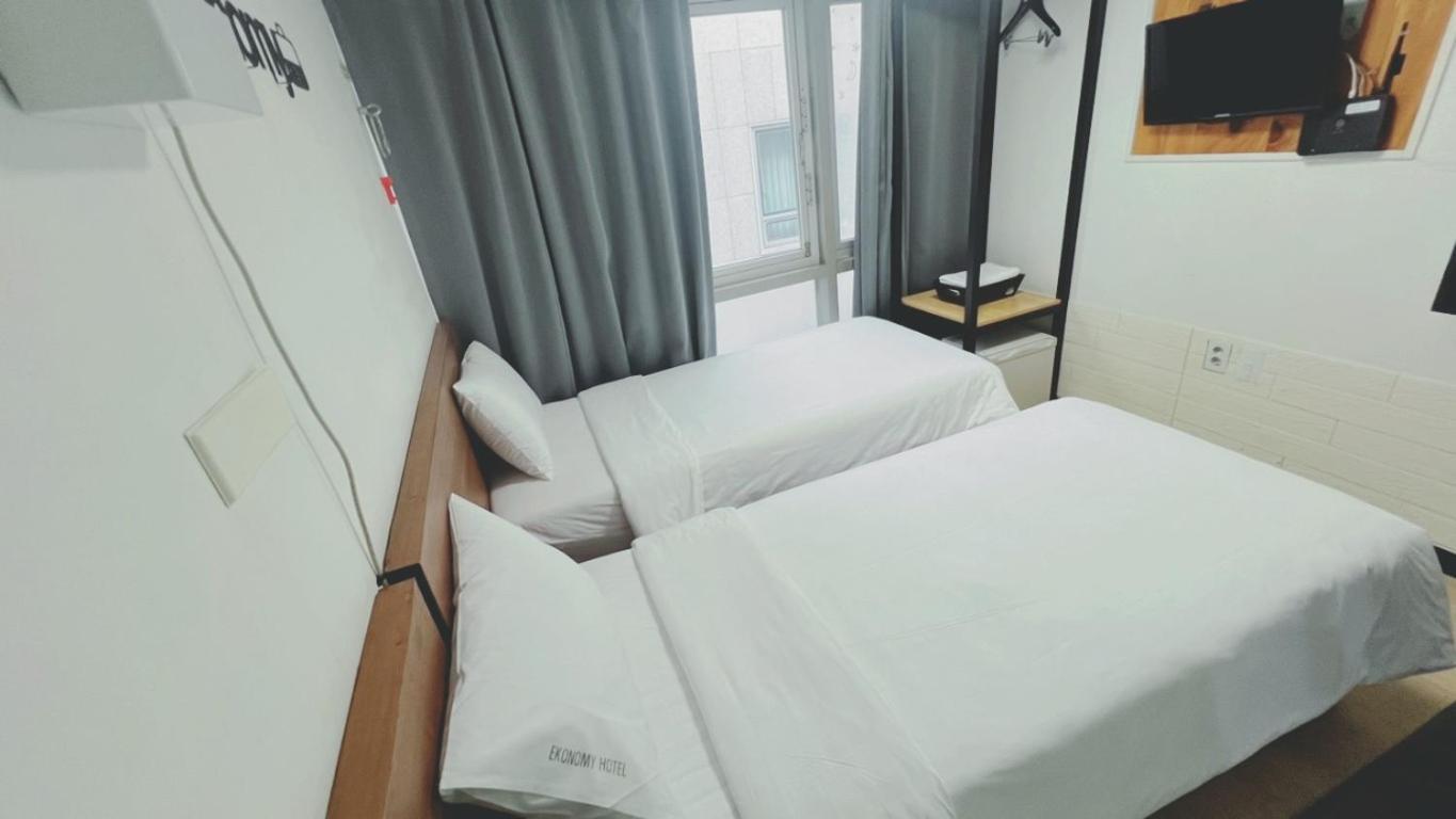 Hostel Ekonomy Myeongdong Premier *